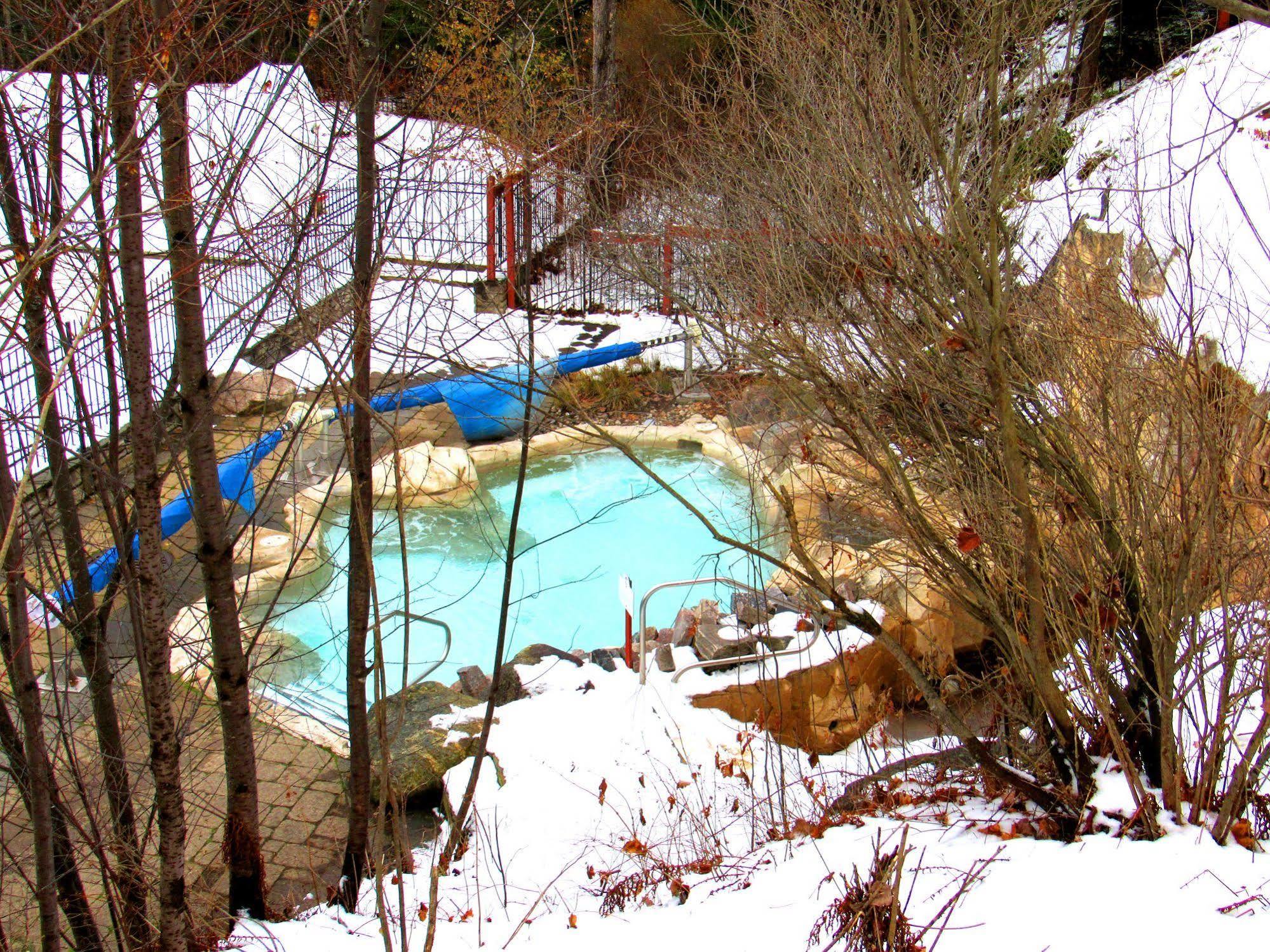 Apartamento Tremblant Les Eaux - Location Adp Mont-Tremblant Exterior foto